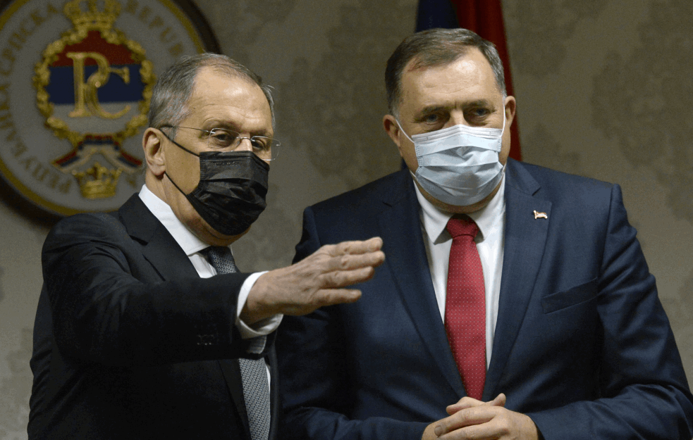 SKANDAL U BOSNI: <span style='color:red;'><b>Sergej Lavrov</b></span> vraća UKRADENU IKONU Dodiku!